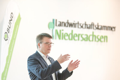 Weitere Maßnahmen im Sinne des erfolgreichen Projekts sollten den regionalen Gegebenheiten sowie den Möglichkeiten der landwirtschaftlichen Betriebe gerecht werden, so Stefan Ortmann, Stellvertretender Direktor der Landwirtschaftskammer Niedersachsen. - © Wolfgang Ehrecke Weitere Maßnahmen im Sinne des erfolgreichen Projekts sollten den regionalen Gegebenheiten sowie den Möglichkeiten der landwirtschaftlichen Betriebe gerecht werden, so Stefan Ortmann, Stellvertretender Direktor der Landwirtschaftskammer Niedersachsen.