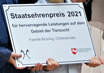 Verleihung des Staatsehrenpreises an den Betrieb Brüning, Ochtmannien - © LWK Niedersachsen Verleihung des Staatsehrenpreises an den Betrieb Brüning, Ochtmannien