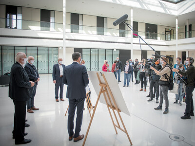 Pressekonferenz der Allianzpartner der Vereinbarung Der Nieders&auml;chsische Weg in Hannover: Am 29.10.2020 wurden die ausgehandelten Eckpfeiler f&uuml;r mehr Natur- und Artenschutz vorgestellt und diese erneut mit einer Unterschrift bekr&auml;ftigt.