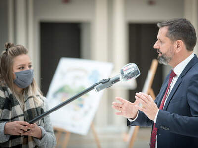 Pressekonferenz der Allianzpartner der Vereinbarung Der Niedersächsische Weg in Hannover: Am 29.10.2020 wurden die ausgehandelten Eckpfeiler für mehr Natur- und Artenschutz vorgestellt und diese erneut mit einer Unterschrift bekräftigt. - © Wolfgang Ehrecke Pressekonferenz der Allianzpartner der Vereinbarung Der Niedersächsische Weg in Hannover: Am 29.10.2020 wurden die ausgehandelten Eckpfeiler für mehr Natur- und Artenschutz vorgestellt und diese erneut mit einer Unterschrift bekräftigt.