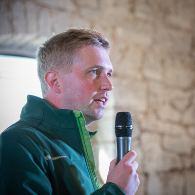 Jobst G&ouml;deke, Leiter des PraxisLabors Digitaler Ackerbau, beim Fach-Event &bdquo;Zwischen Acker und App &ndash; Digitalisierung Ihres Pflanzenbaus&ldquo; auf der Dom&auml;ne Schickelsheim (K&ouml;nigslutter/Kreis Helmstedt).