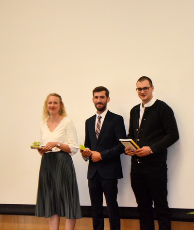 Absolventen mit den besten Prüfungsleistungen der Landwirtschaftsmeister:innen - © LWK Niedersachsen Absolventen mit den besten Prüfungsleistungen der Landwirtschaftsmeister:innen