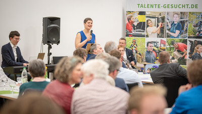 Ehrung der jahrgangsbesten Absolvent/-innen in der Aus- und Fortbildung 2025 am 11.02.2026 in Hannover.