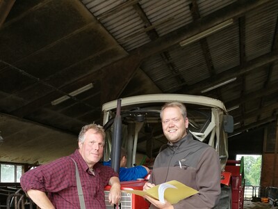 Hier plant Heiko Haschen eine Abschlussprüfung mit einem Betriebsleiter. - © Ralf Minits Hier plant Heiko Haschen eine Abschlussprüfung mit einem Betriebsleiter.