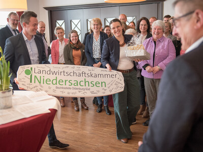 Abschiedsfeier für Dr. Günter Kuhnt, Leiter der Bezirksstelle Oldenburg-Süd.