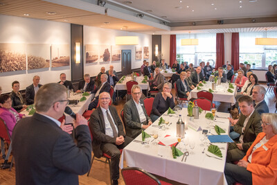 Abschiedsfeier für Dr. Günter Kuhnt, Leiter der Bezirksstelle Oldenburg-Süd.