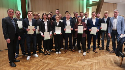 &Uuml;berreichung der Urkunden an Landwirt*innen und Werker*innen mit Ausbildungsstandort Osnabr&uuml;ck