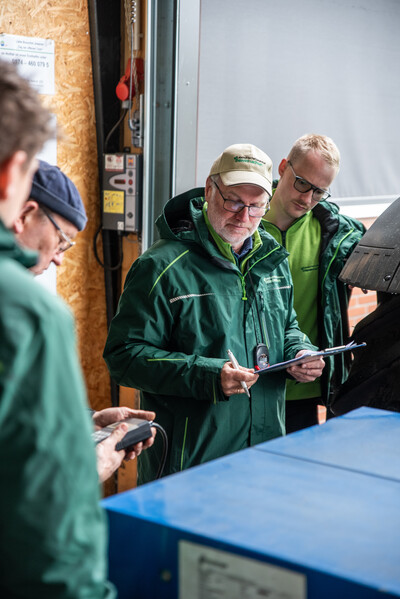 Tests am Dieselschlepper