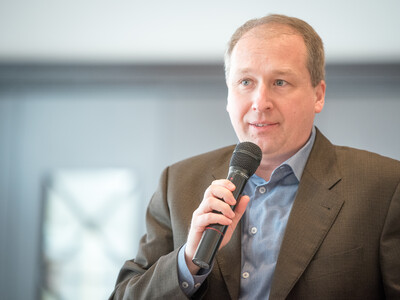 Dr. Vinzenz Bauer, Leiter der Bezirksstelle Emsland, während der Abschiedsfeier für Dr. Günter Kuhnt, Leiter der Bezirksstelle Oldenburg-Süd.