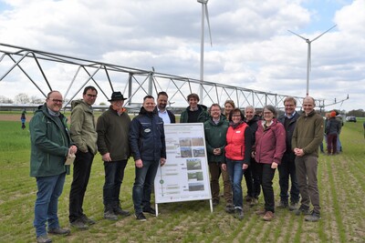 Die Beteiligten freuen sich auf den gemeinsamen Feldversuch für Düngung und Wasserschutz in Schwüblingsen