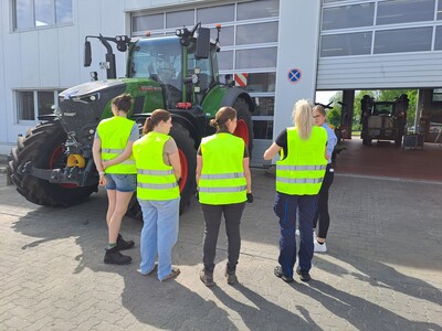 Schleppertraining f&uuml;r Frauen am 2. Juni 2026 in Uelzen