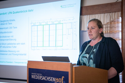 Henrike Jansen (Leiterin Sachgebiet Projekt- und Versuchswesen) als Referentin der Tagung 'Emissionen aus der Tierhaltung' am 23.06.2026 in Verden.