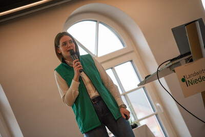 Maren Timmermann von der Deutschen Saatveredelung referierte zum Thema 'Züchterische Leistungen erkennen und nutzen'.