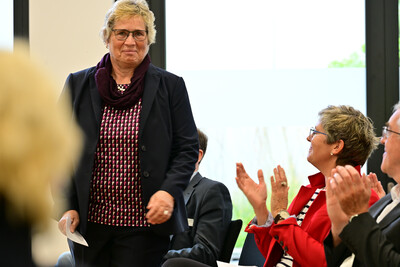Juliane Pegel, langj&auml;hrige Hauswirtschafts-Expertin der Kammer, w&auml;hrend der &Uuml;bergabe der Meisterbriefe Hauswirtschaft 2025 in Hannover