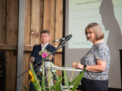 Frauke Patzke, Staatssekret&auml;rin im ML, &uuml;berbrachte die Gl&uuml;ckw&uuml;nsche des Ministeriums