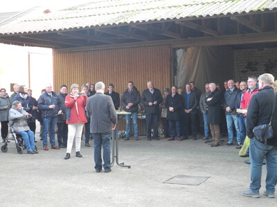 zahlreiche geladene Gäste hörten den Ausführungen Dieter Schultes zu