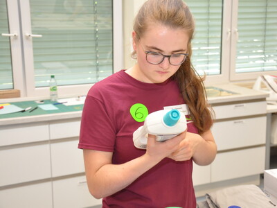 Platz 2 in der Kategorie Hauswirtschaft: Die niedersächsische Starterin Eva Sensen während des Finales des Berufswettbewerbs der deutschen Landjugend am 21.06.2023 in Lüneburg.