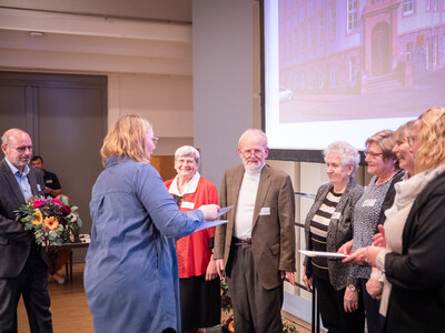 Ehrung der Mitarbeiterinnen des Gartenbauunternehmens Friedhelm Leuchtenberger beim Gesellschaftsabend der Landwirtschaftskammer Niedersachsen am 19.11.2025 in Oldenburg.