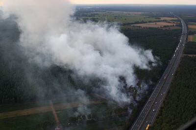 Waldbrand an der A7 - © Feuerwehr Flugdienst Niedersachsen Waldbrand an der A7