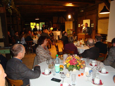 Nach der Preisverleihung bedankt sich Joachim Rehse beim Minister, bei allen Gästen, bei seiner Familie und allen anderen, die zum Gelingen der Veranstaltung beigetragen haben - © Klaus Gerdes Nach der Preisverleihung bedankt sich Joachim Rehse beim Minister, bei allen Gästen, bei seiner Familie und allen anderen, die zum Gelingen der Veranstaltung beigetragen haben