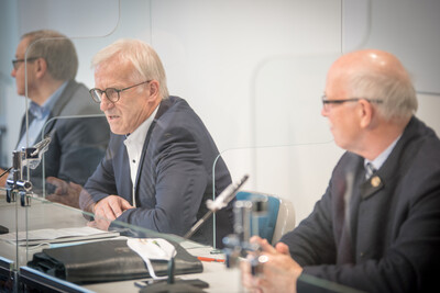 Pressekonferenz der Allianzpartner der Vereinbarung Der Niedersächsische Weg in Hannover: Am 29.10.2020 wurden die ausgehandelten Eckpfeiler für mehr Natur- und Artenschutz vorgestellt und diese erneut mit einer Unterschrift bekräftigt. - © Wolfgang Ehrecke Pressekonferenz der Allianzpartner der Vereinbarung Der Niedersächsische Weg in Hannover: Am 29.10.2020 wurden die ausgehandelten Eckpfeiler für mehr Natur- und Artenschutz vorgestellt und diese erneut mit einer Unterschrift bekräftigt.