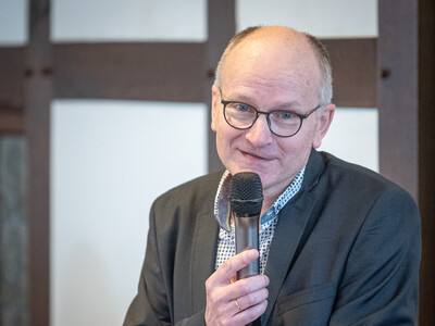 Die Bezirksstelle optimal zwischen &Ouml;konomie, &Ouml;kologie und Sozialem positionieren und dadurch Landwirtinnen, Landwirte und ihre Familien unterst&uuml;tzen und voranbringen: Der Osnabr&uuml;cker Bezirksstellenleiter Ludger Bernhold bei seiner Verabschiedung.