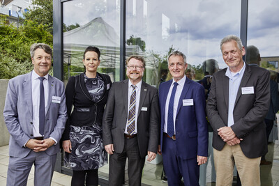 V.l.: Stephan Sedlmayer (LfL), Nadine Eckhoff (LWK HH), Kammerdirektor Dr. Bernd v. Garmissen, Helmut Brachtendorf (Landvolk) und Dr. Cord Stoyke (Agrarministerium) beim Festakt zum 125-j&auml;hrigen Bestehen der LWK am 21.05.2024 in Hannover-Ahlem.