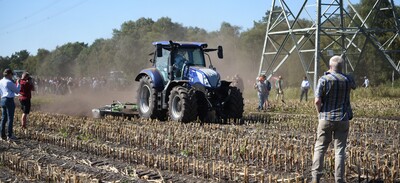 Bei der Maschinenvorf&uuml;hrung &bdquo;Von der Aussaat bis zur Ernte &ndash; Techniken rund um den Maisanbau&ldquo; in Gyhum waren am 7. September 2023 insgesamt 60 Ger&auml;te und Maschinen im praktischen Einsatz zu erleben.