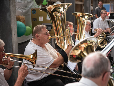 Der Feuerwehrmusikzug Artlenburg untermalte die Jubil&auml;umsfeier musikalisch.