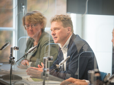 Pressekonferenz der Allianzpartner der Vereinbarung Der Nieders&auml;chsische Weg in Hannover: Am 29.10.2020 wurden die ausgehandelten Eckpfeiler f&uuml;r mehr Natur- und Artenschutz vorgestellt und diese erneut mit einer Unterschrift bekr&auml;ftigt.
