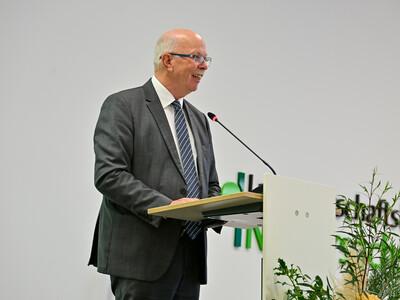 &bdquo;Der Meistertitel er&ouml;ffnet Ihnen, liebe Meisterinnen und Meister, vielf&auml;ltige Zukunftschancen als Fach- und F&uuml;hrungskraft&ldquo;, sagte Kammerpr&auml;sident Gerhard Schwetje vor rund 90 G&auml;sten aus Branche, Politik und Verb&auml;nden.