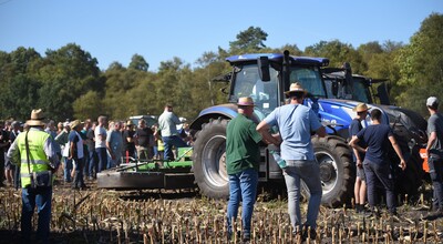 Bei der Maschinenvorf&uuml;hrung &bdquo;Von der Aussaat bis zur Ernte &ndash; Techniken rund um den Maisanbau&ldquo; in Gyhum waren am 7. September 2023 insgesamt 60 Ger&auml;te und Maschinen im praktischen Einsatz zu erleben.