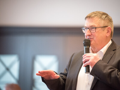 Abschiedsfeier für Dr. Günter Kuhnt, Leiter der Bezirksstelle Oldenburg-Süd.