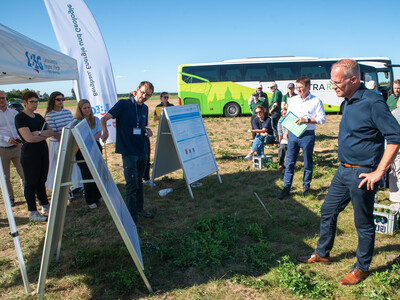 Dr. Norbert Bischoff (LBEG) präsentierte erste Ergebnisse des Versuchs in Schwüblingsen