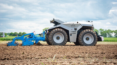 Autonome Kombination von Krone und Lemken beim Fach-Event &bdquo;Zwischen Acker und App &ndash; Digitalisierung Ihres Pflanzenbaus&ldquo; auf der Dom&auml;ne Schickelsheim (K&ouml;nigslutter/Kreis Helmstedt).
