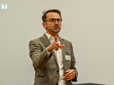 Kommunikationsexperte Jakob Lipp auf der Fachtagung 'Frauen in der Landwirtschaft - Mut tut gut!'