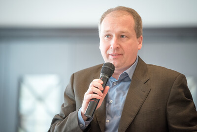 Dr. Vinzenz Bauer, Leiter der Bezirksstelle Emsland, während der Abschiedsfeier für Dr. Günter Kuhnt, Leiter der Bezirksstelle Oldenburg-Süd.