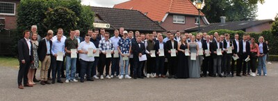 Absolventen Fachkraft Agrarservice 2025