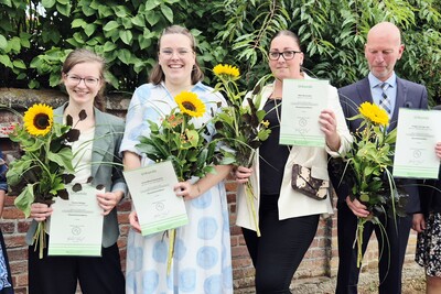 Absolventinnen und Absolvent im Beruf Hauswirtschafter/in