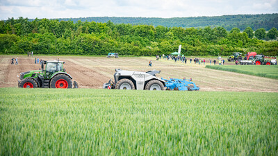 Fach-Event &bdquo;Zwischen Acker und App &ndash; Digitalisierung Ihres Pflanzenbaus&ldquo; auf der Dom&auml;ne Schickelsheim (K&ouml;nigslutter/Kreis Helmstedt).