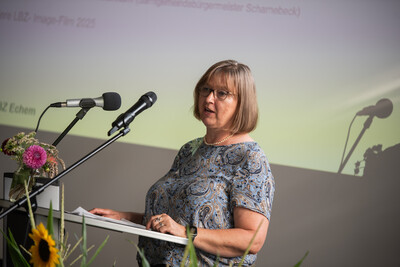Frauke Patzke, Staatssekret&auml;rin im ML, &uuml;berbrachte die Gl&uuml;ckw&uuml;nsche des Ministeriums