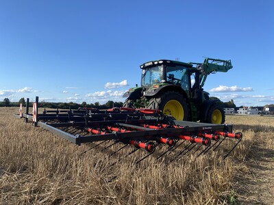 Strohstriegel - © Martina Diehl Strohstriegel