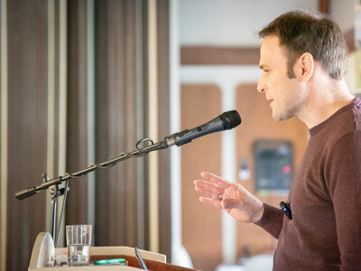 Martin Strobl (Bayerische Landesanstalt f&uuml;r Landwirtschaft) w&auml;hrend der 16. Biogastagung in Verden.