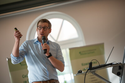 Timo Blecher von Feldsaaten Freudenberger referierte zum Thema 'Züchterische Leistungen erkennen und nutzen'.