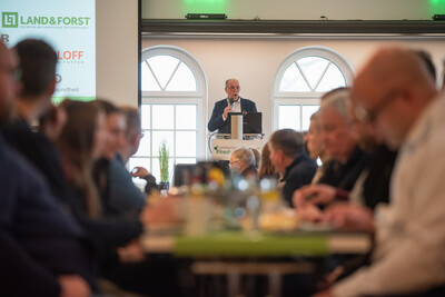 LWK-Vizepräsident Manfred Tannen eröffnete den 73. Grünlandtag in der Markthalle in Rodenkirchen.