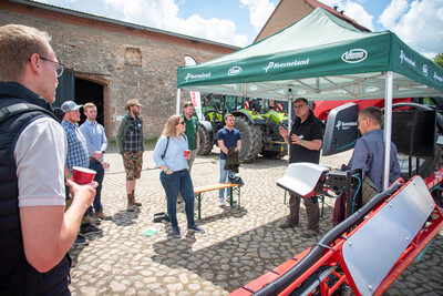 Fach-Event &bdquo;Zwischen Acker und App &ndash; Digitalisierung Ihres Pflanzenbaus&ldquo; auf der Dom&auml;ne Schickelsheim (K&ouml;nigslutter/Kreis Helmstedt).