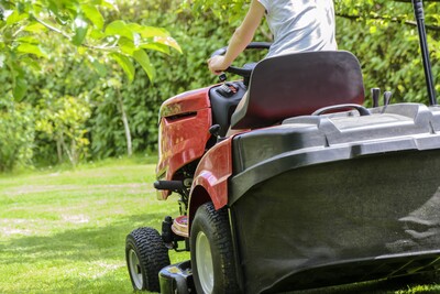 Rasen braucht Pflege - © Photo Mix / pixabay.com Rasen braucht Pflege