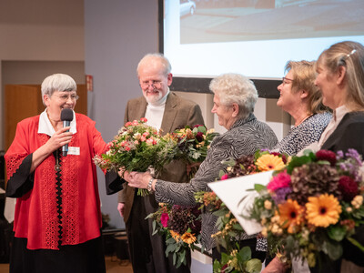 Ehrung der Mitarbeiterinnen des Gartenbauunternehmens Friedhelm Leuchtenberger beim Gesellschaftsabend der Landwirtschaftskammer Niedersachsen am 19.11.2025 in Oldenburg.