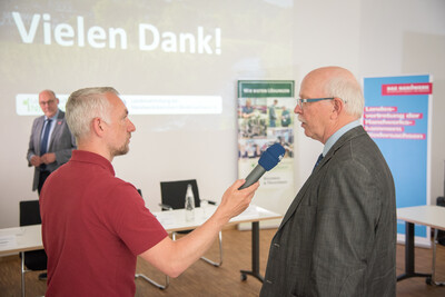 Pressekonferenz der Landesvertretung der Handwerkskammern Niedersachsen e.V. (LHN) und der Landwirtschaftskammer Niedersachsen (LWK) am 24.06.2024 in Hannover-Ahlem zu gemeinsamen Handlungsempfehlungen zur St&auml;rkung des l&auml;ndlichen Raumes.
