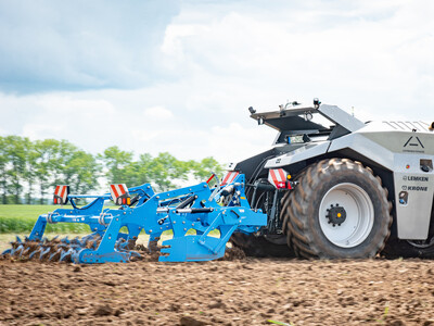 Autonome Kombination von Krone und Lemken beim Fach-Event &bdquo;Zwischen Acker und App &ndash; Digitalisierung Ihres Pflanzenbaus&ldquo; auf der Dom&auml;ne Schickelsheim (K&ouml;nigslutter/Kreis Helmstedt).